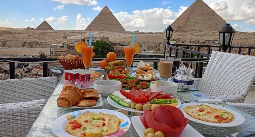 Hostel Golden Pyramids View Inn *