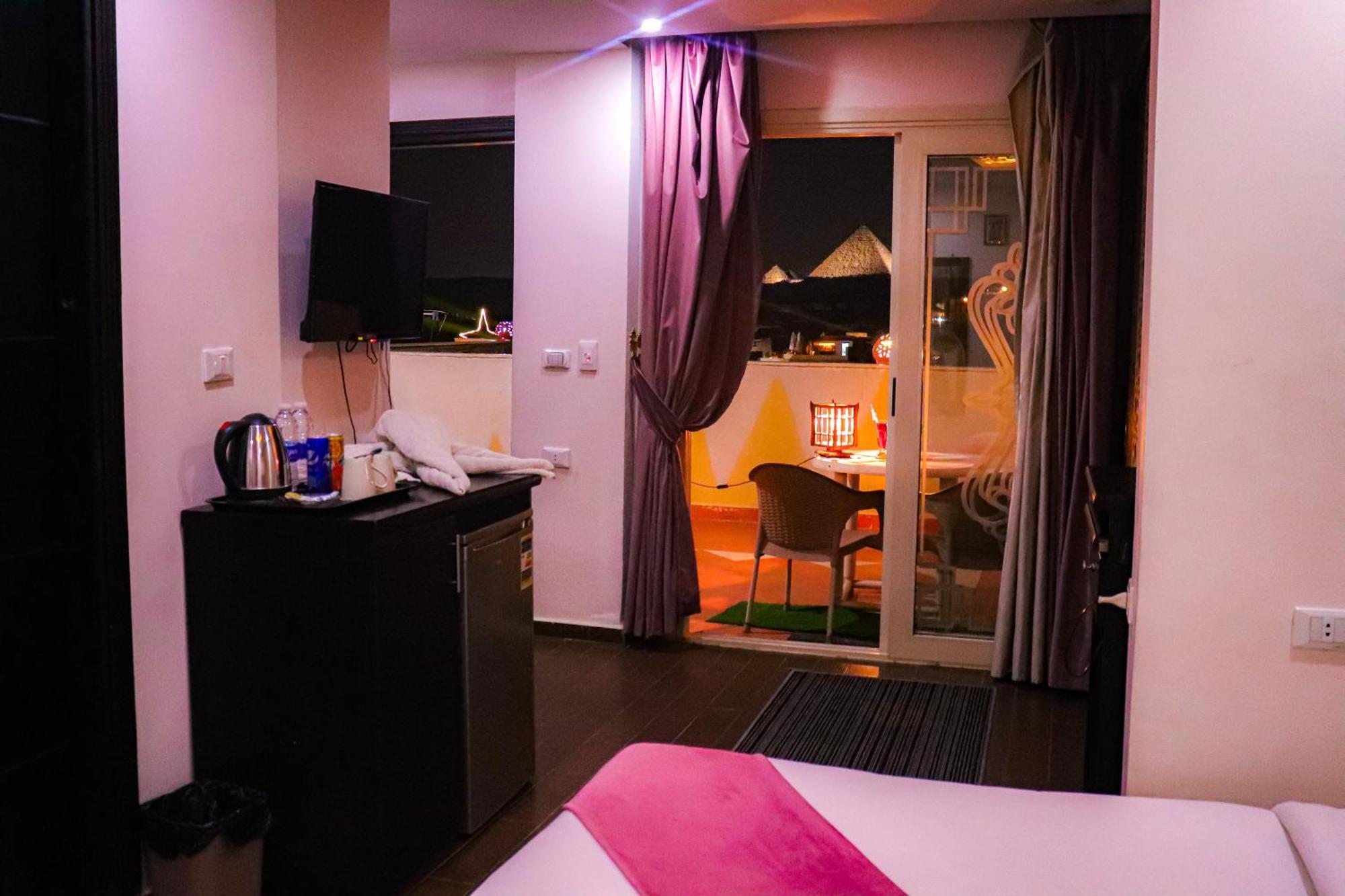 Golden Pyramids View Inn Hostel Cairo