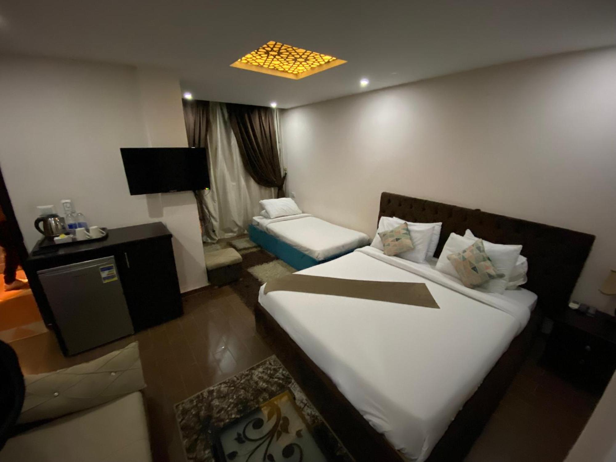 Golden Pyramids View Inn Cairo