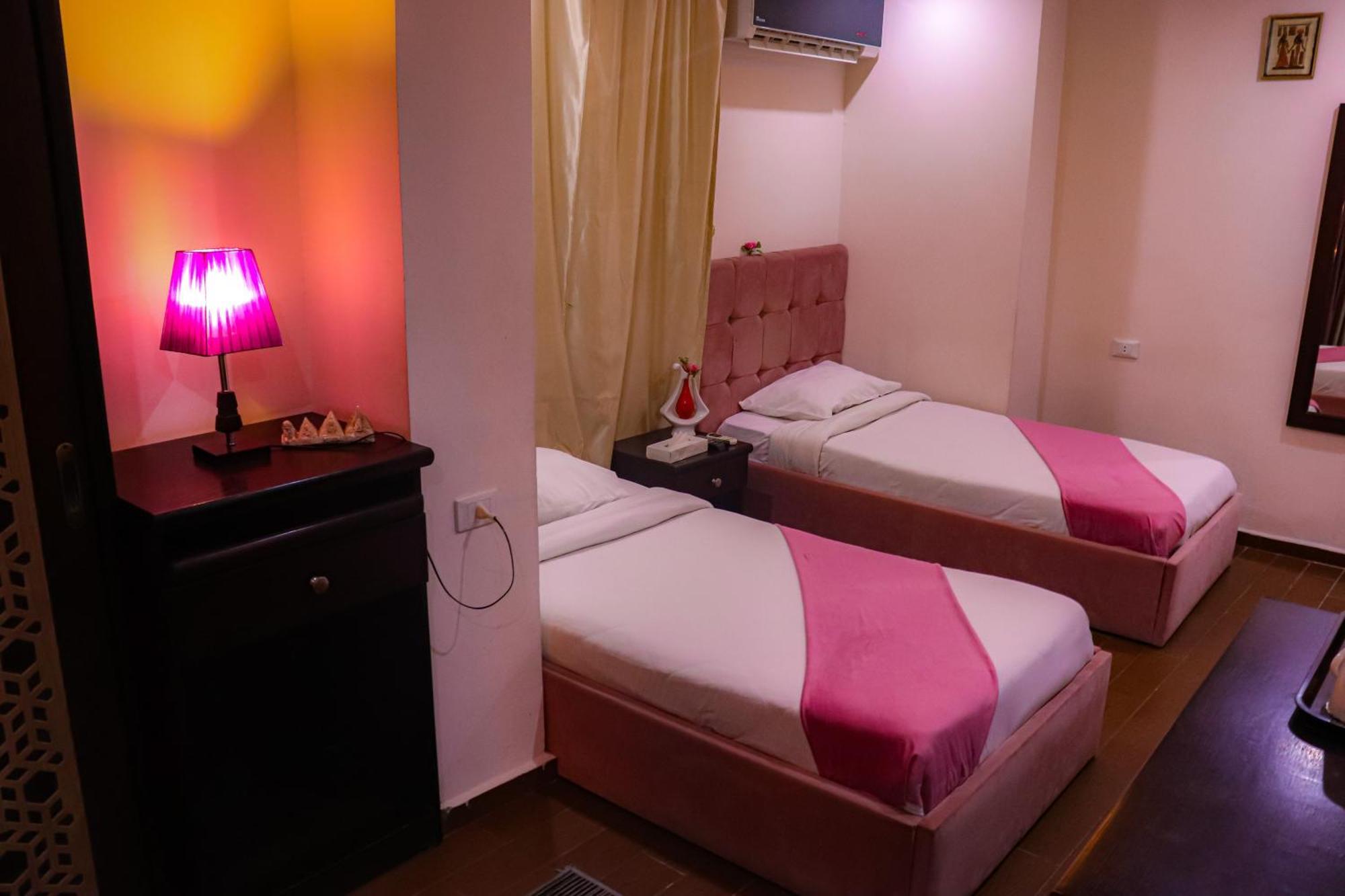 Hostel Golden Pyramids View Inn Cairo