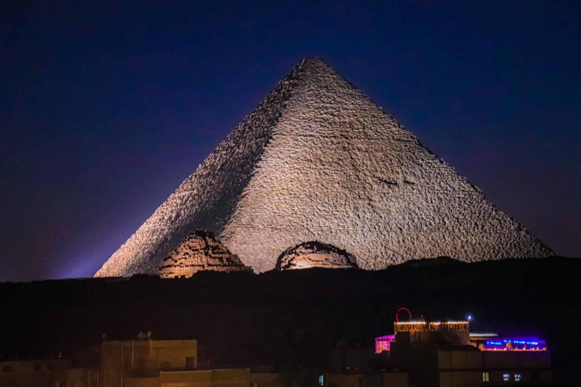 Golden Pyramids View Inn Hostel Cairo